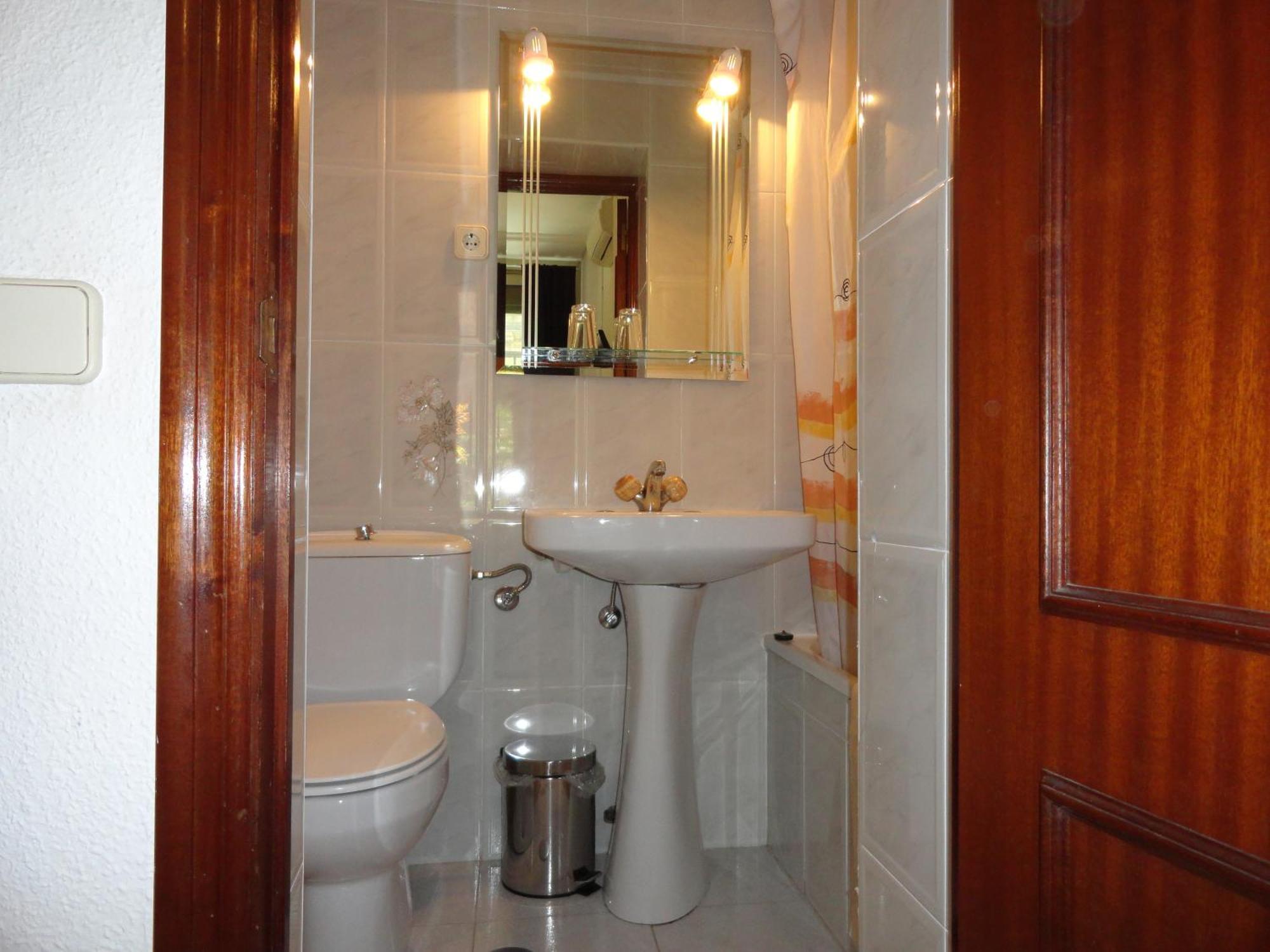 Fuencarral Kryse&Breogan Hotel Madrid Ngoại thất bức ảnh